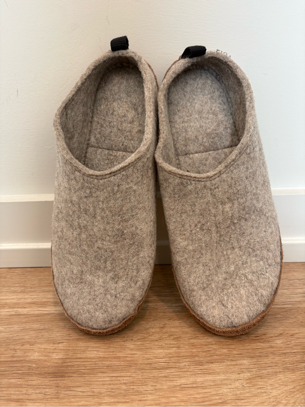 Kyrgies Oatmeal Wool Suede Indoor Slides Slippers Eu 44 Cozy Comfy Fall Natural — image 6 of 8